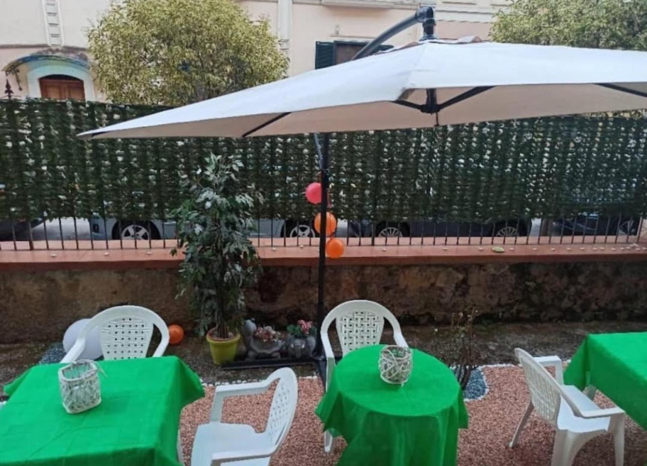 Home Josephine, A Due Passi Dalla Reggia Caserta Exteriör bild